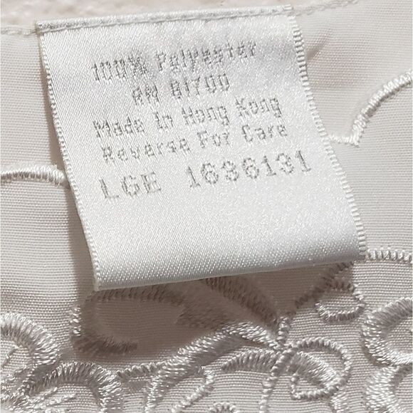 Elizabeth Williams, White beaded blouce, L - Picture 3 of 3